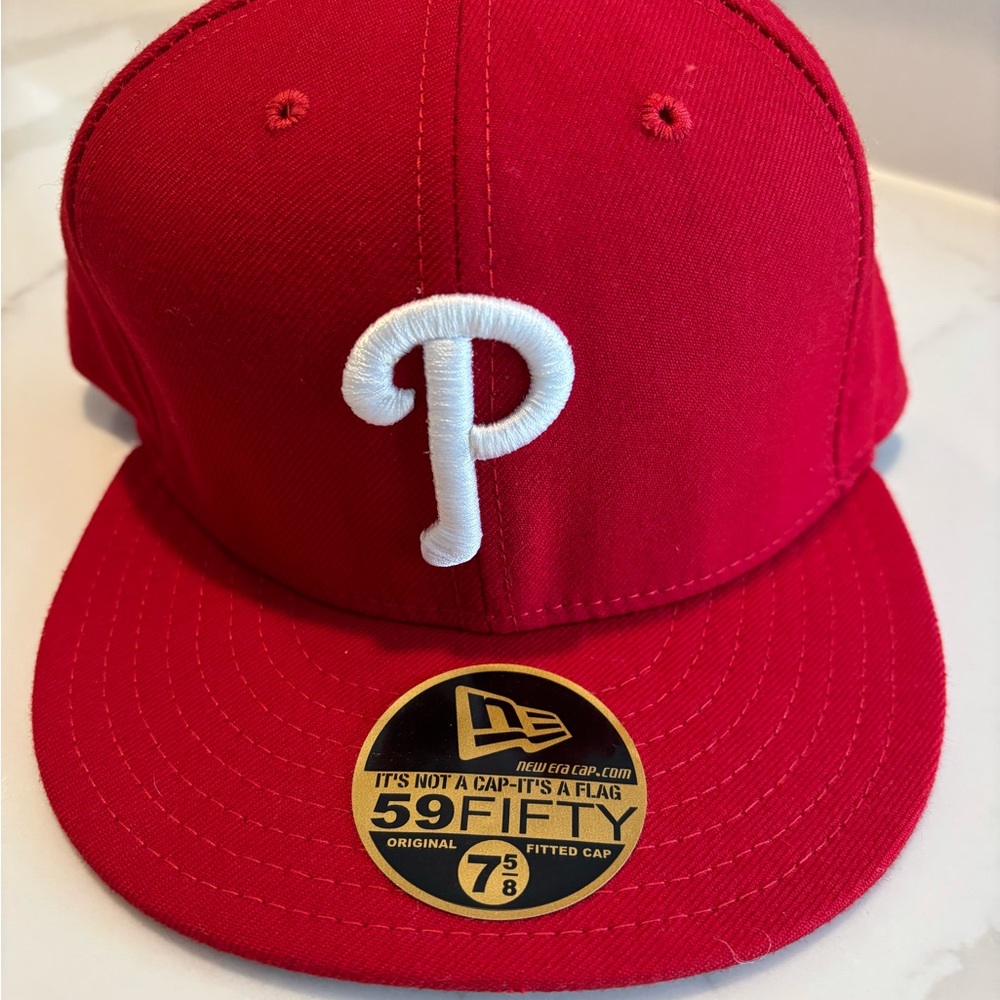 Phillies New Era 59 Fifty hat . NWT
